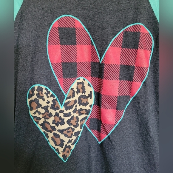 Crazy Train Women's Leopard Print Red Plaid Heart 3/4 Sleeve Raglan Tee - Picture 4 of 5